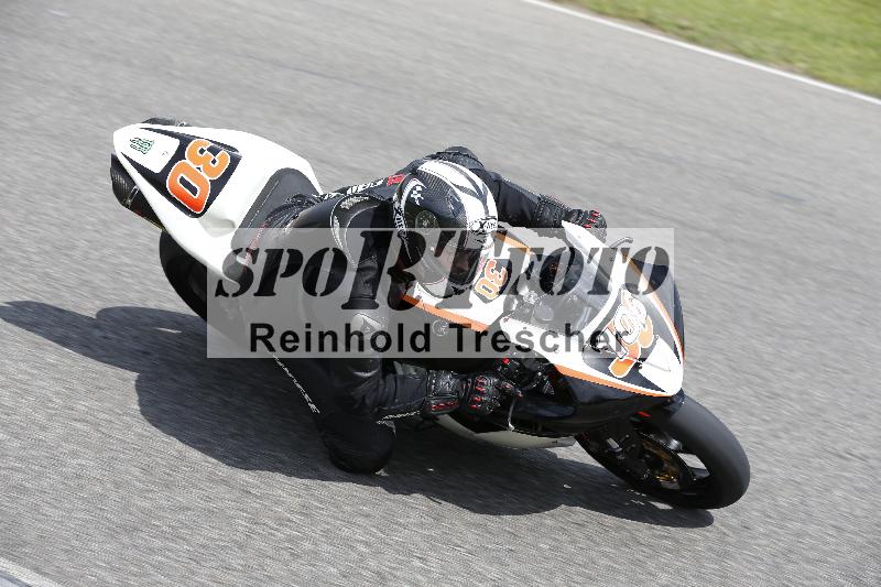 /Archiv-2024/29 12.06.2024 MOTO.CH Track Day ADR/Gruppe rot/106